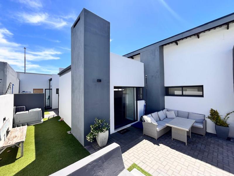 2 Bedroom Property for Sale in Sandown Western Cape